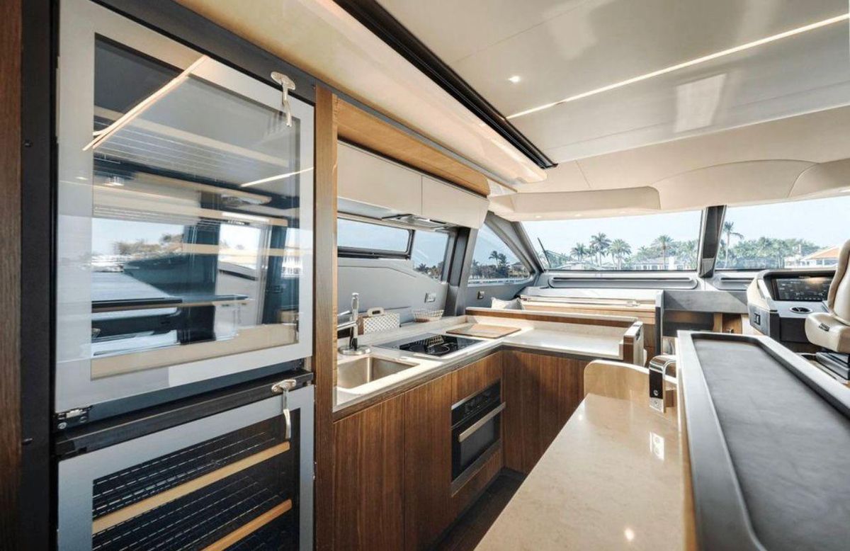 2016 Azimut 74 