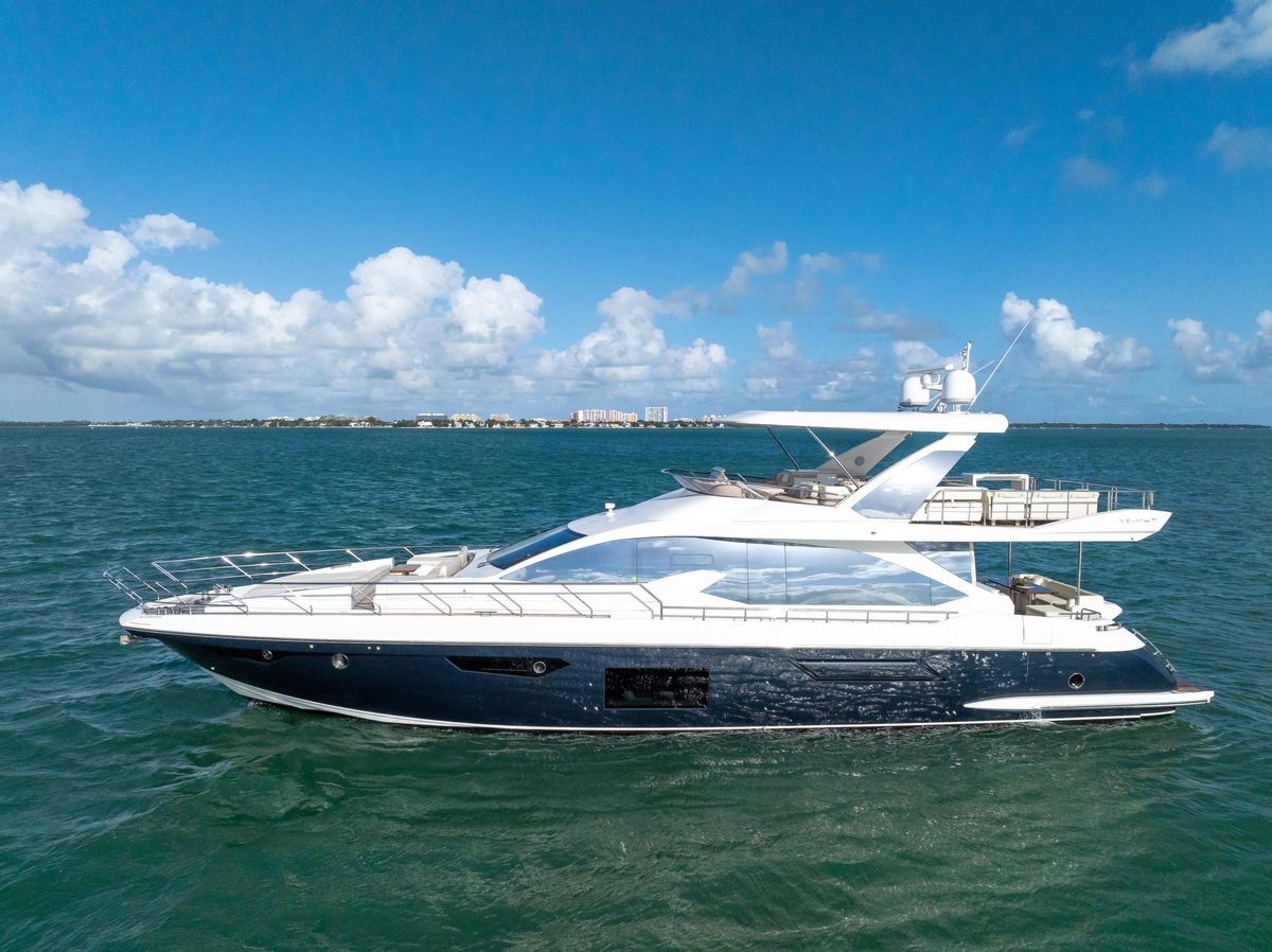 2016 Azimut 74 