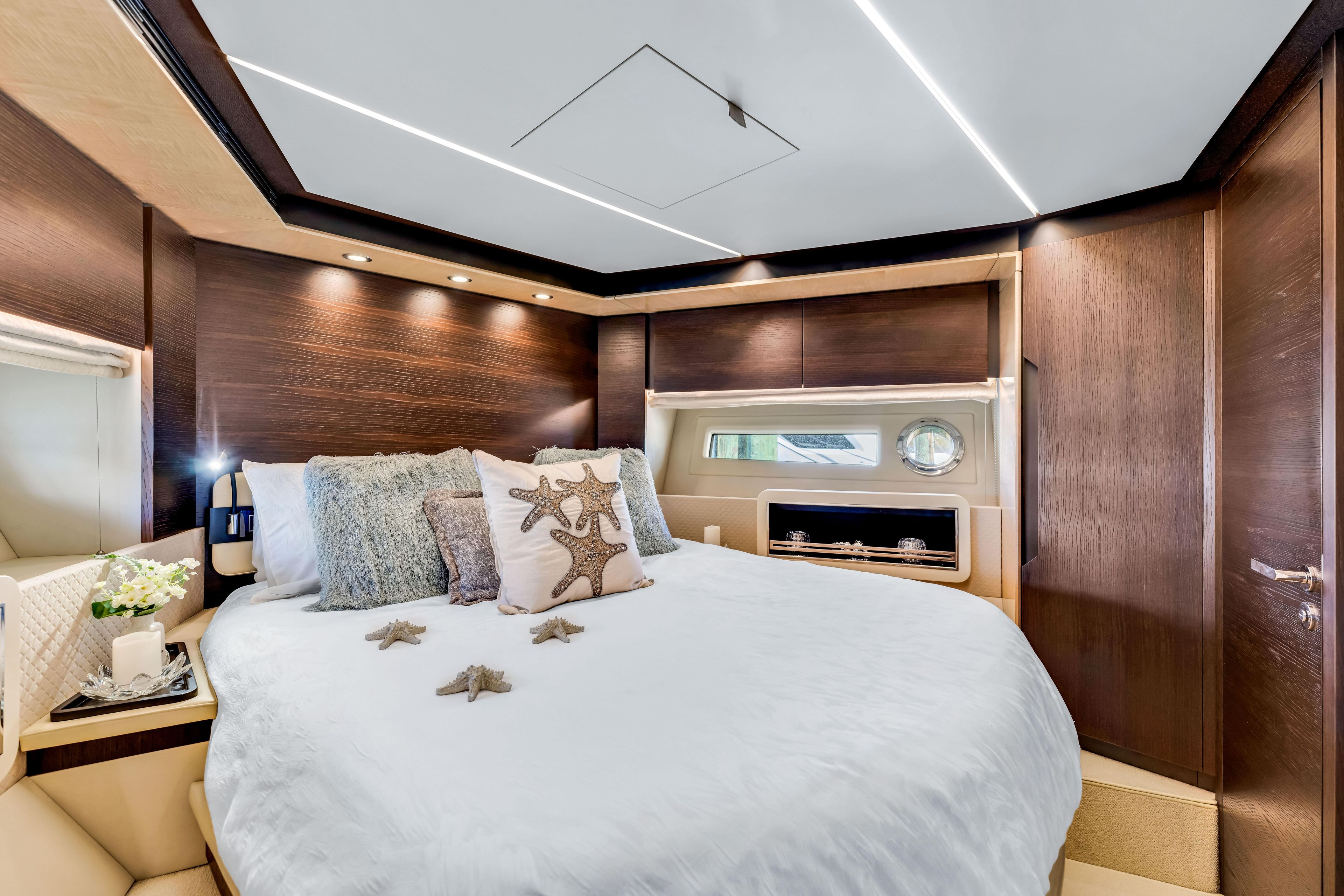 2016 Azimut 74 