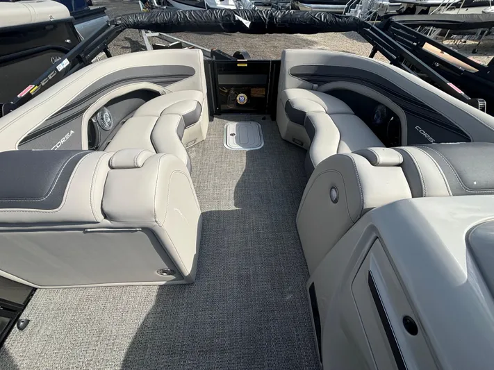  Yacht Photos Pics 2025 BARLETTA 25UE CORSA - Image 3