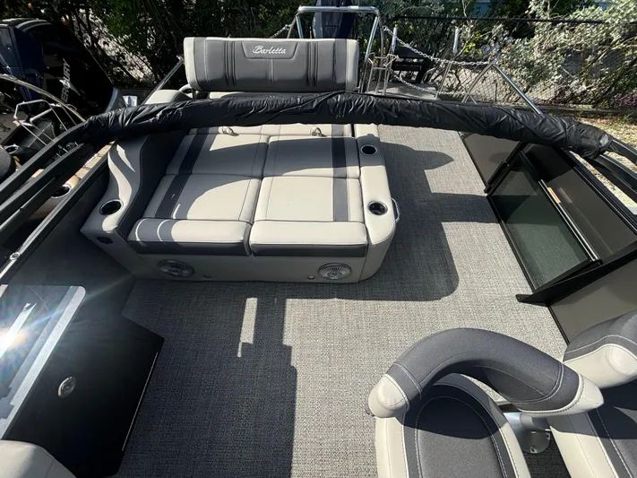  Yacht Photos Pics 2025 BARLETTA 25UE CORSA - Image 7