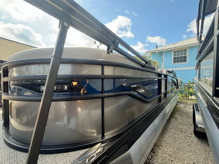  Yacht Photos Pics 2025 BARLETTA 25UE CORSA - Image 1