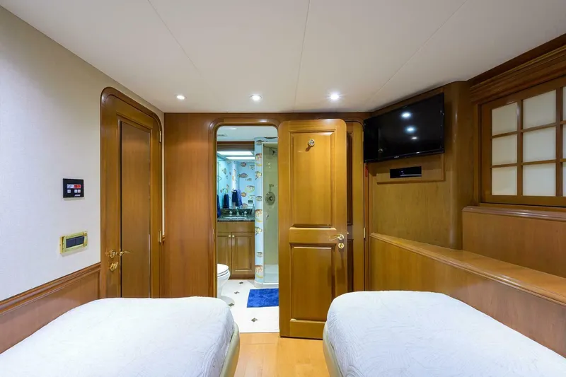 The Crown Royal Yacht Photos Pics 2003 Westship Sportfish - Image 100