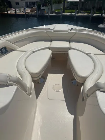 V5 Yacht Photos Pics 2019 Grady-White Freedom 375 boat interior with luxurious seating.