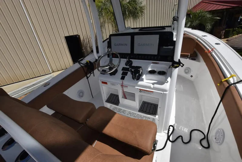 Oatba Yacht Photos Pics 