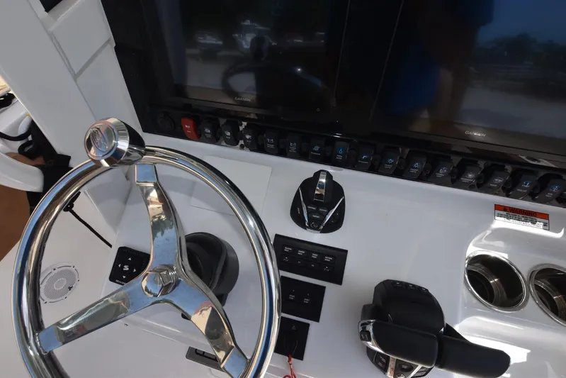 Oatba Yacht Photos Pics 