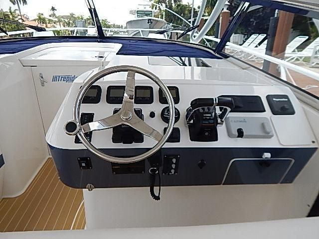 2009 Intrepid 43 