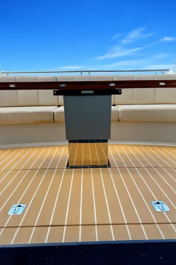 Valor Yacht Photos Pics 