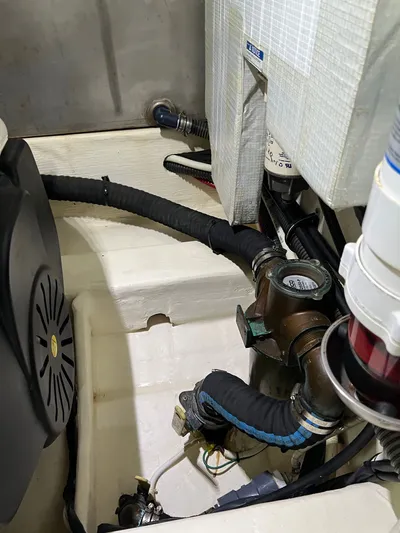 Valor Yacht Photos Pics 