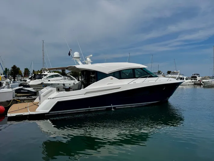 Valor Yacht Photos Pics 