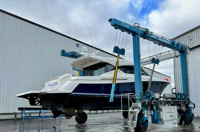 Valor Yacht Photos Pics 