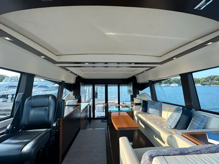 Valor Yacht Photos Pics 