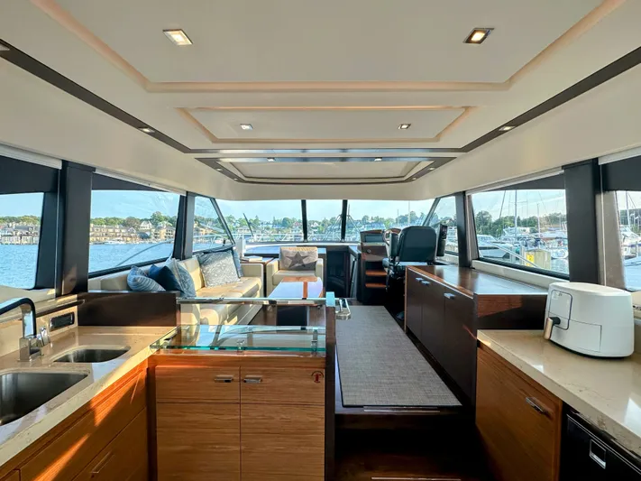 Valor Yacht Photos Pics 