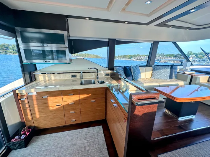 Valor Yacht Photos Pics 
