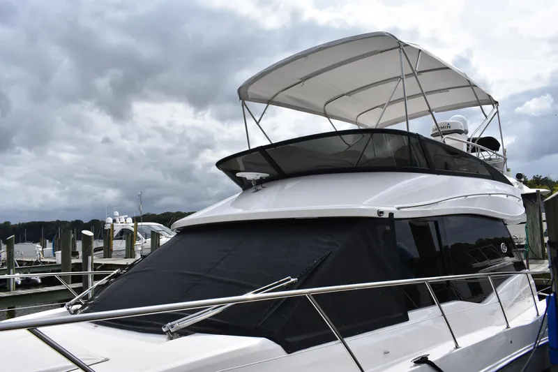 Me Yacht Photos Pics 2021 Regal 42 Fly