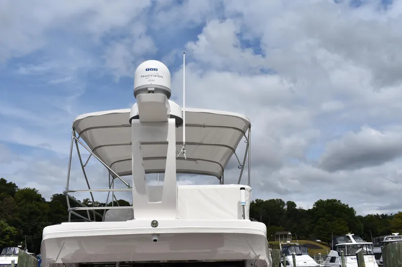 Me Yacht Photos Pics 2021 Regal 42 Fly