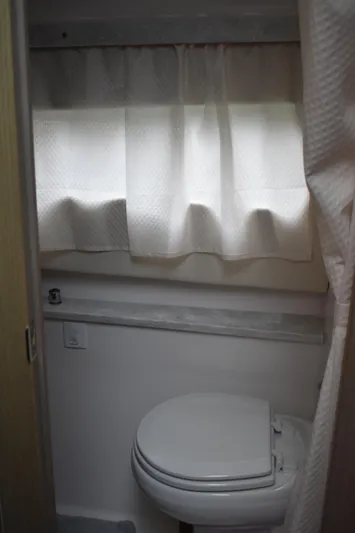 Me Yacht Photos Pics 