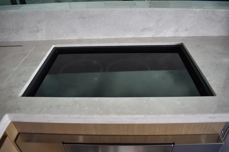 Me Yacht Photos Pics 