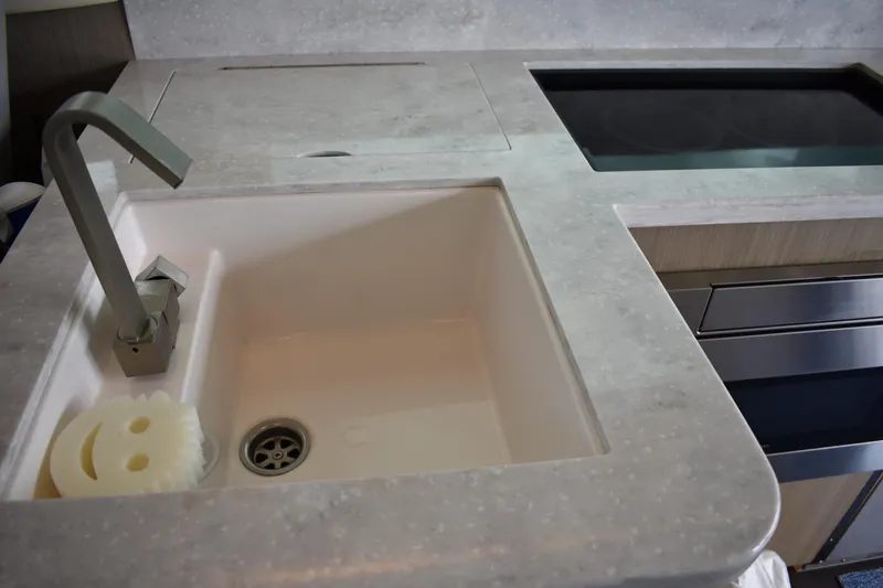 Me Yacht Photos Pics 