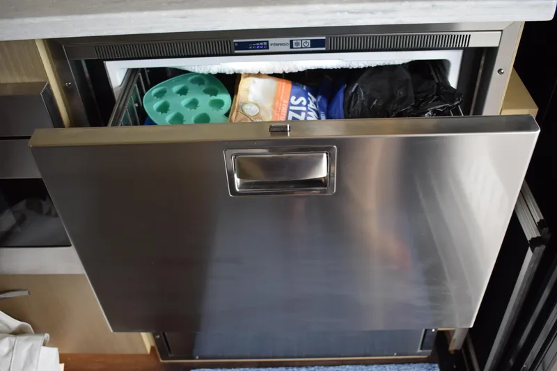 Me Yacht Photos Pics 