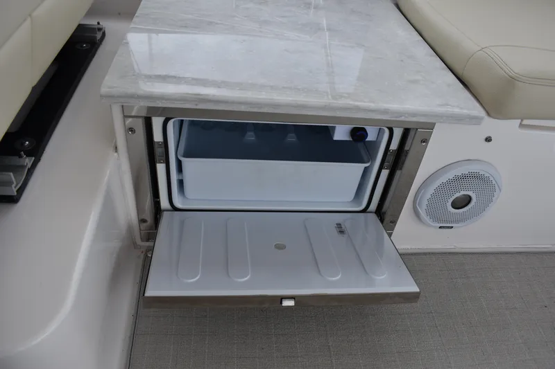 Me Yacht Photos Pics 