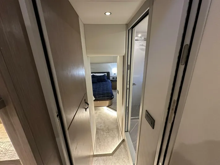  Yacht Photos Pics 2022 Absolute Navetta 52 - Image 20