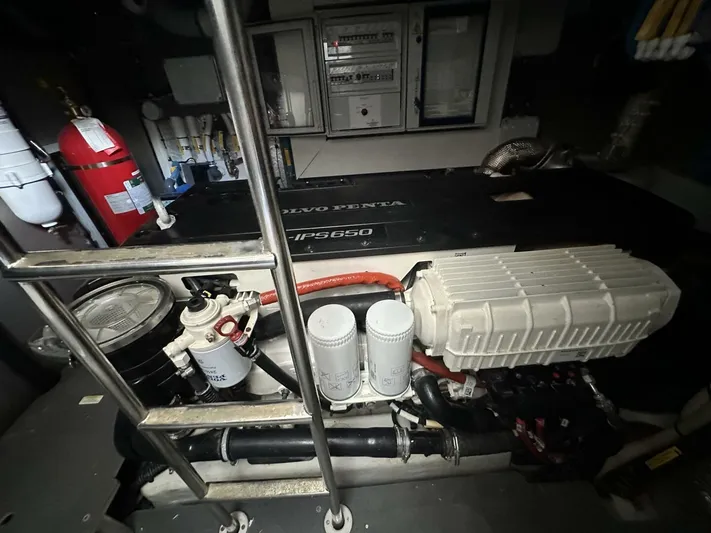  Yacht Photos Pics 2022 Absolute Navetta 52 - Image 43