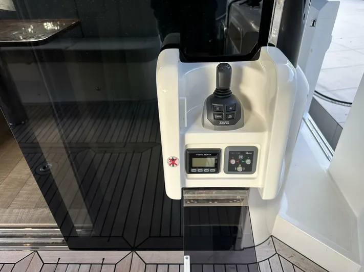  Yacht Photos Pics 2022 Absolute Navetta 52 - Image 7