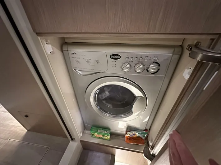  Yacht Photos Pics 2022 Absolute Navetta 52 - Image 26