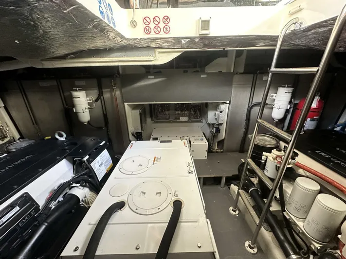  Yacht Photos Pics 2022 Absolute Navetta 52 - Image 40