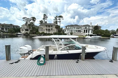Robalo R317 Dual Console