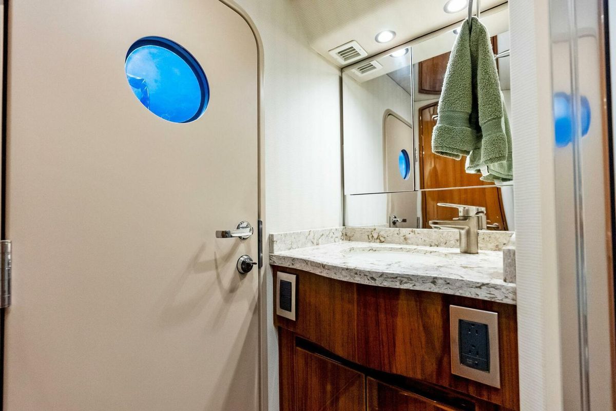 2015 Viking 66 