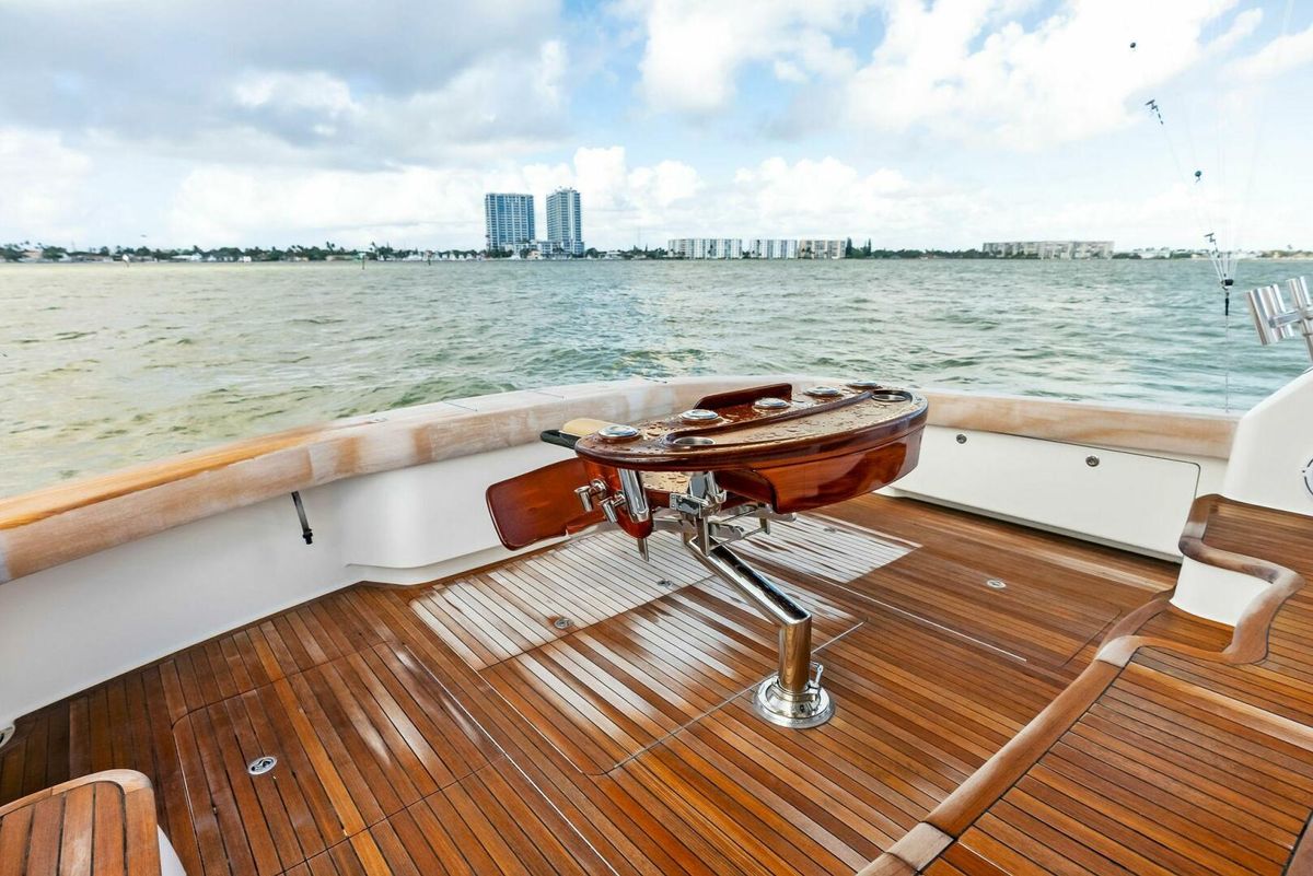 2015 Viking 66 