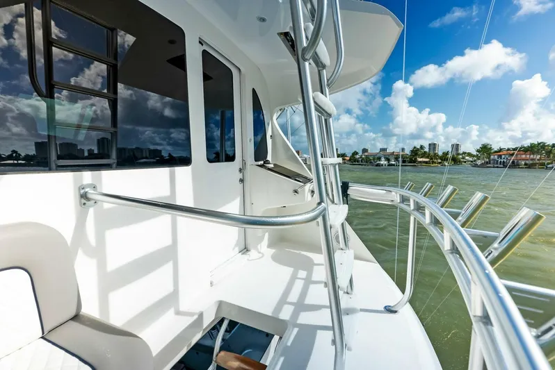 Princess Lily Yacht Photos Pics 2015 Viking 66 Enclosed Bridge