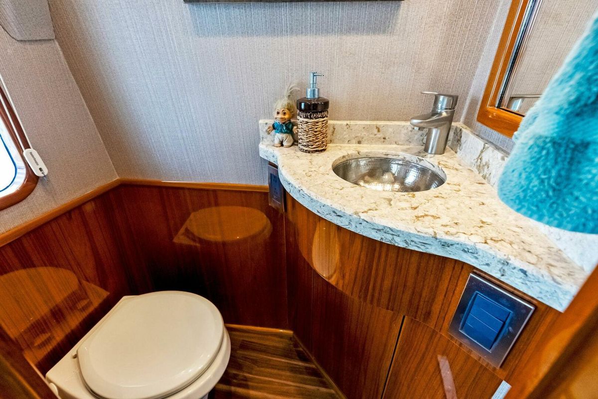 2015 Viking 66 