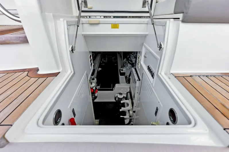 Princess Lily Yacht Photos Pics 2015 Viking 66 Enclosed Bridge