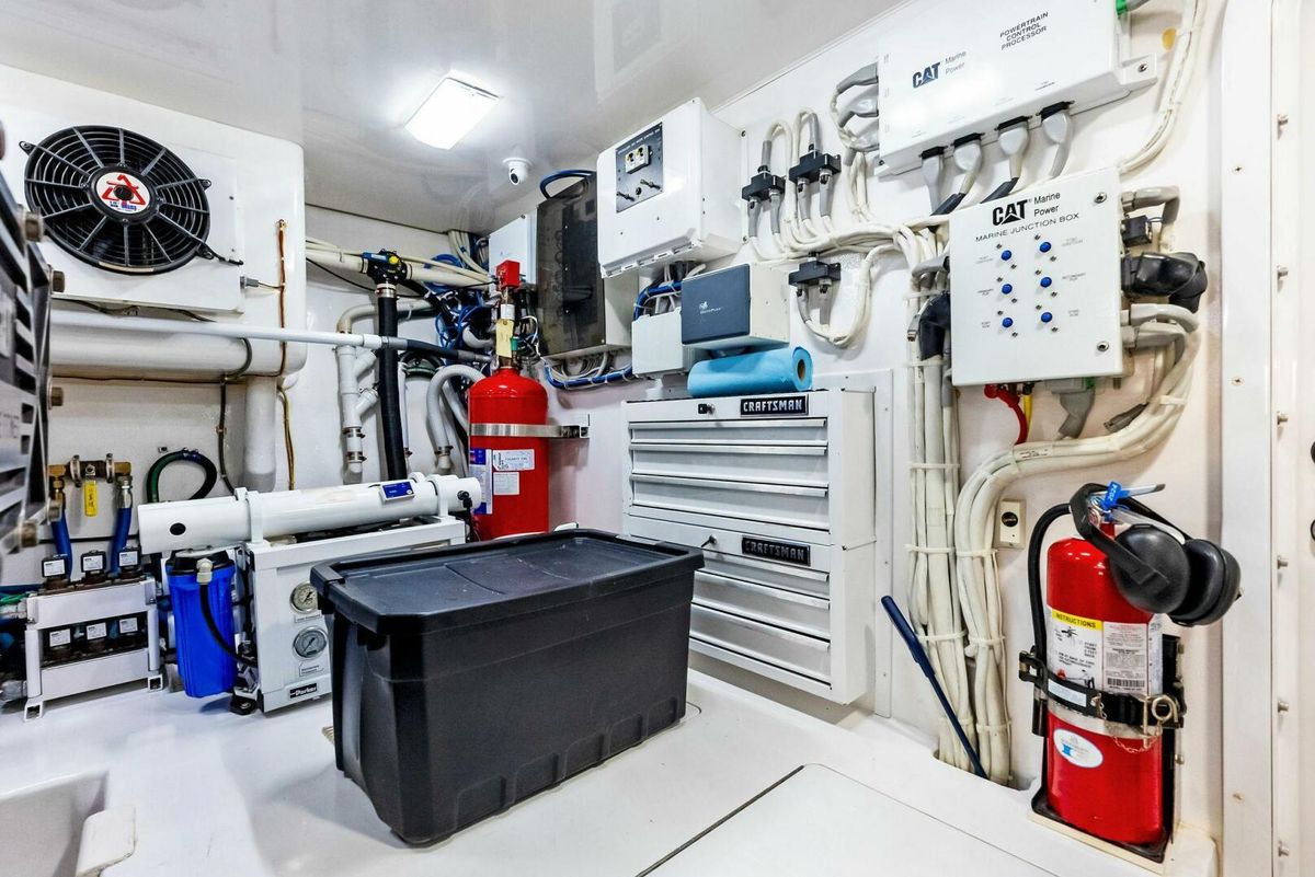 2015 Viking 66 