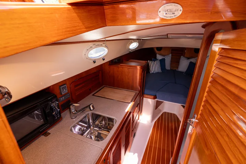 A’gangee II Yacht Photos Pics 