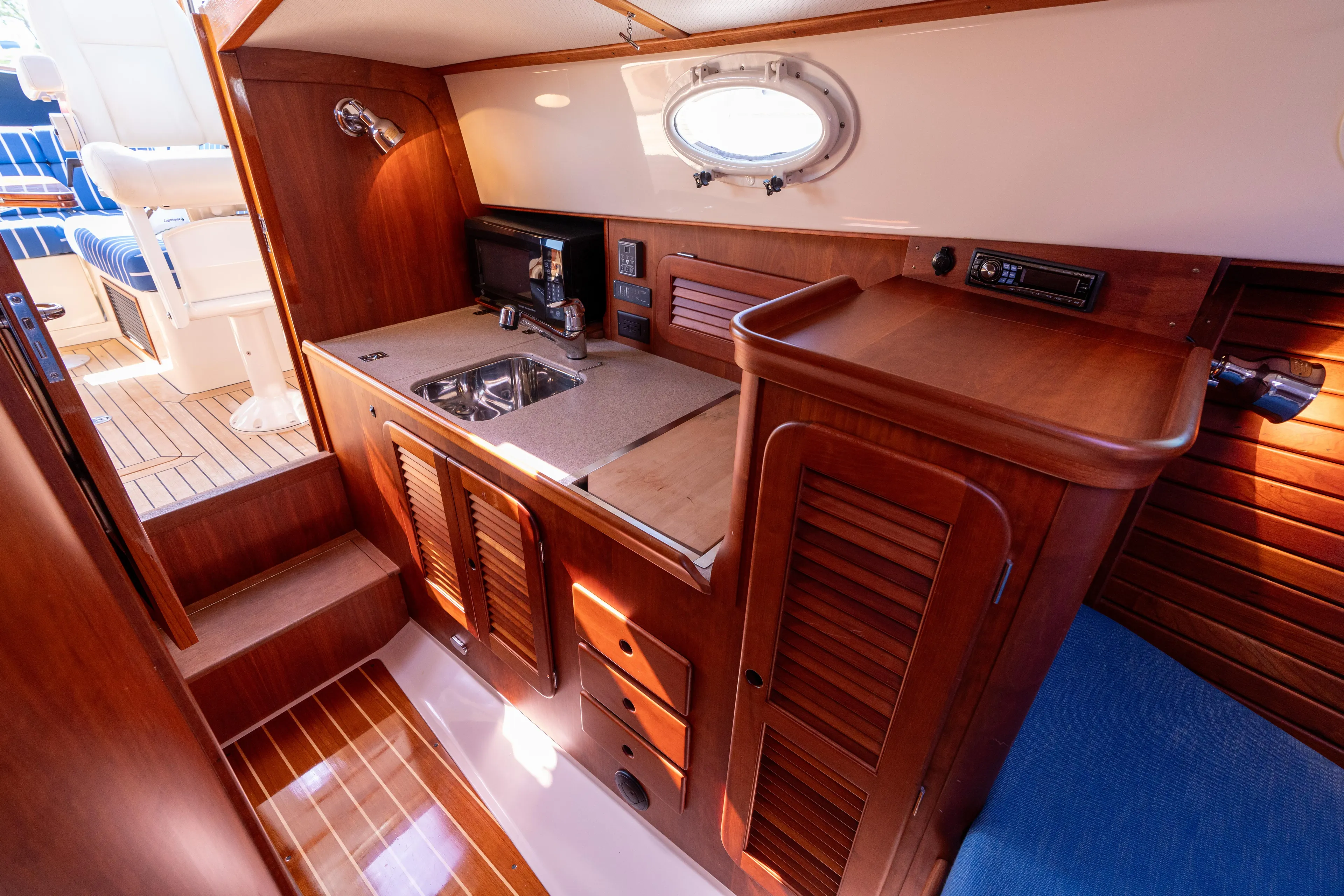 A’gangee II Yacht Photos Pics 