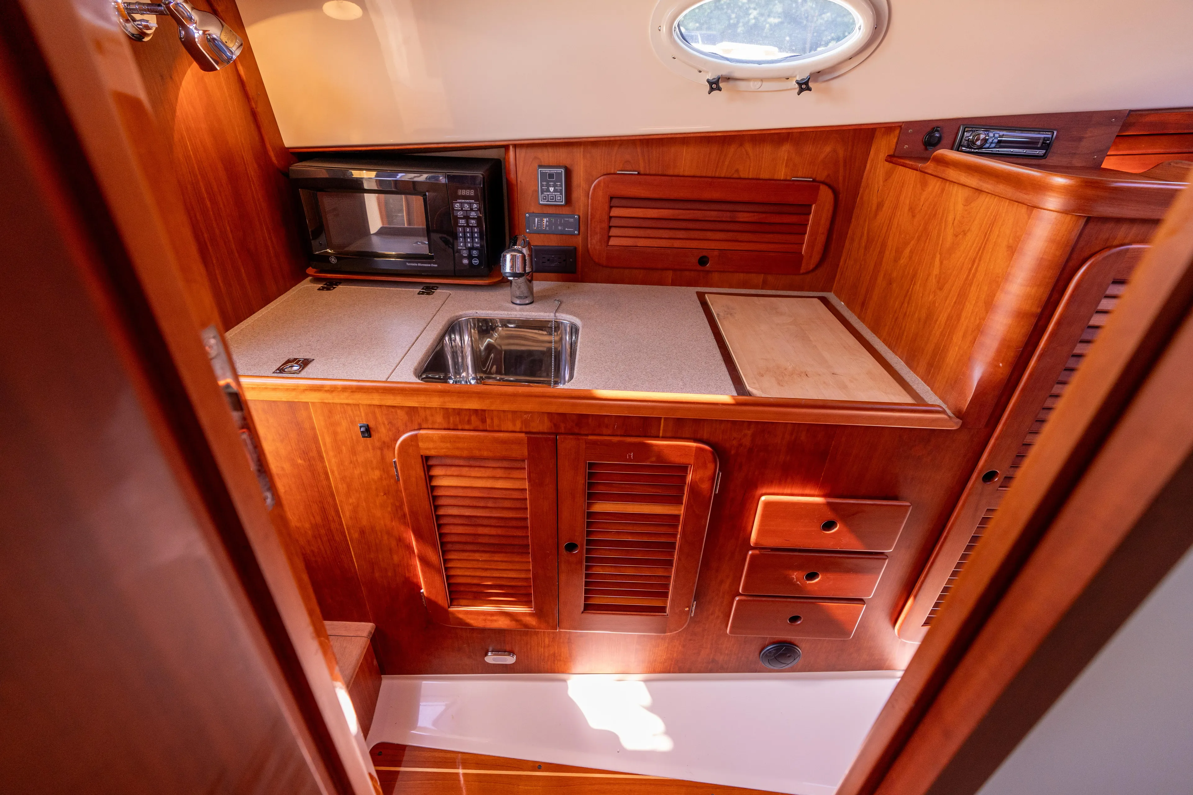 A’gangee II Yacht Photos Pics 