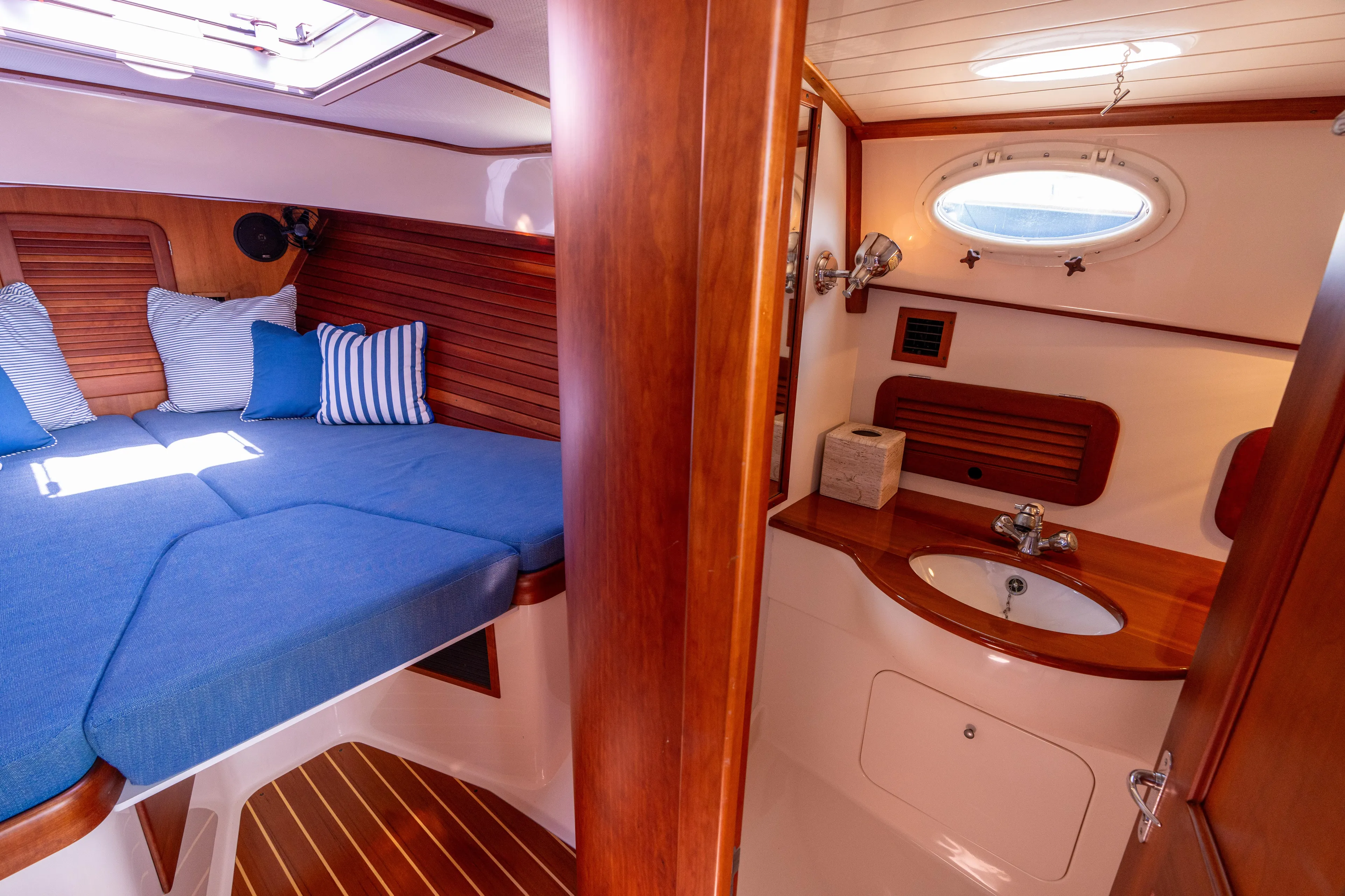 A’gangee II Yacht Photos Pics 