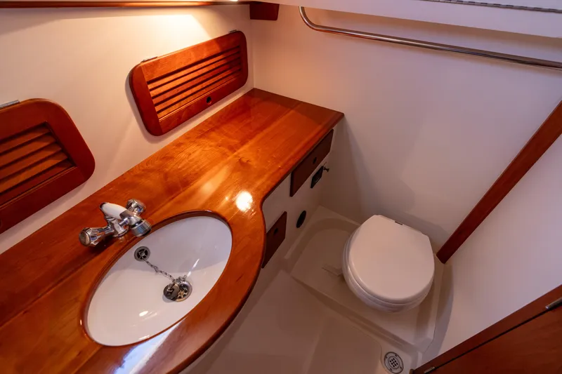 A’gangee II Yacht Photos Pics 