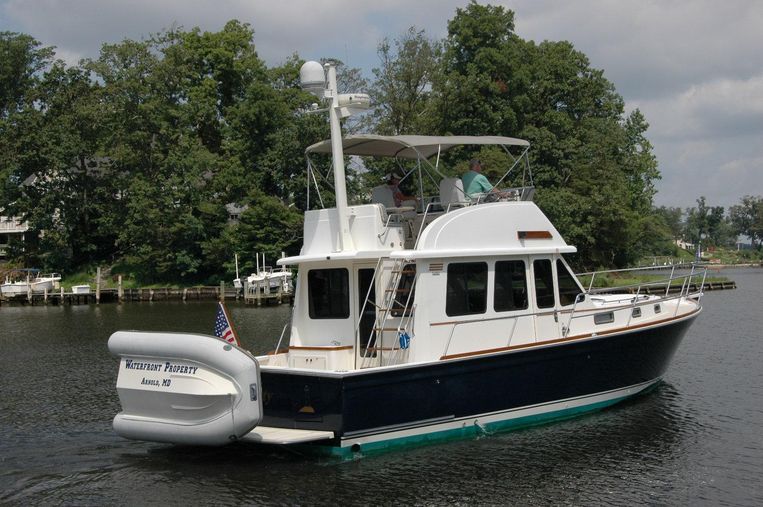 2005-42-sabre-42-flybridge-sedan