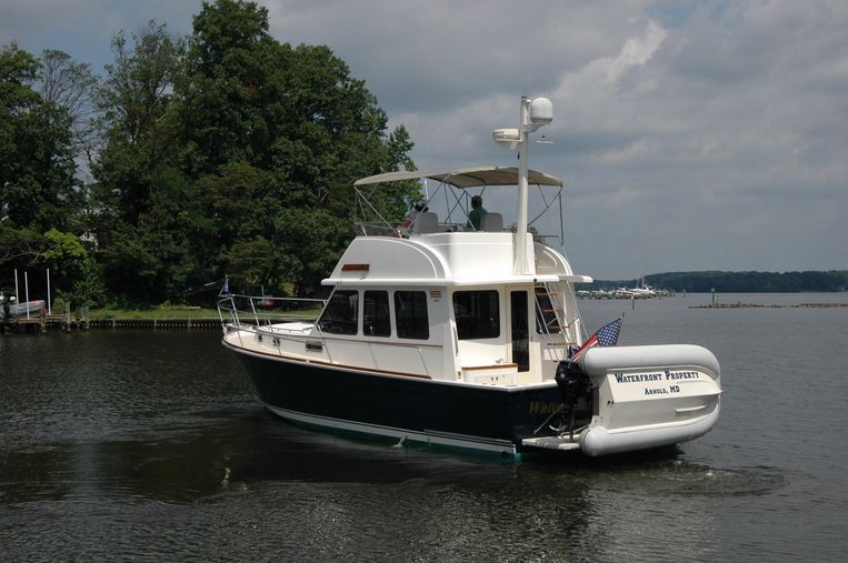 2005-42-sabre-42-flybridge-sedan