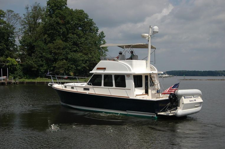 2005-42-sabre-42-flybridge-sedan