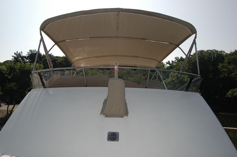 2005-42-sabre-42-flybridge-sedan