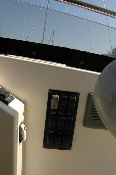 2005-42-sabre-42-flybridge-sedan