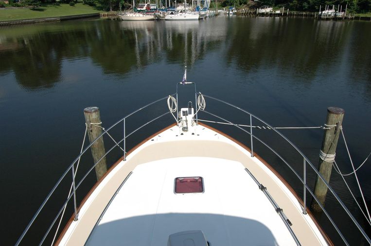 2005-42-sabre-42-flybridge-sedan