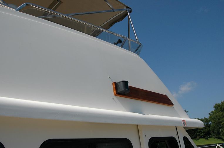 2005-42-sabre-42-flybridge-sedan