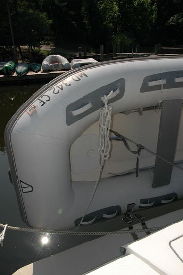 2005-42-sabre-42-flybridge-sedan